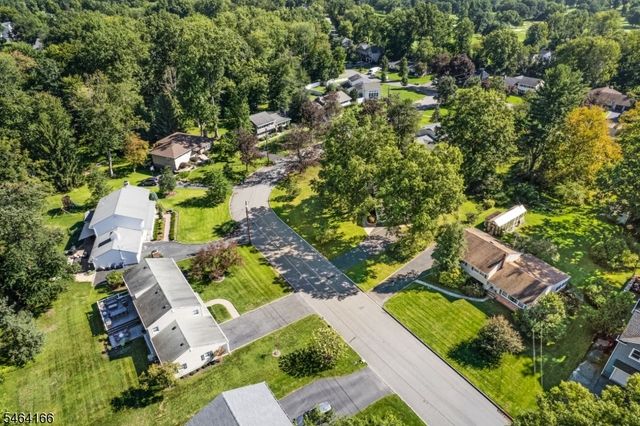 4 Pierson Ln, Florham Park Boro, NJ 07932