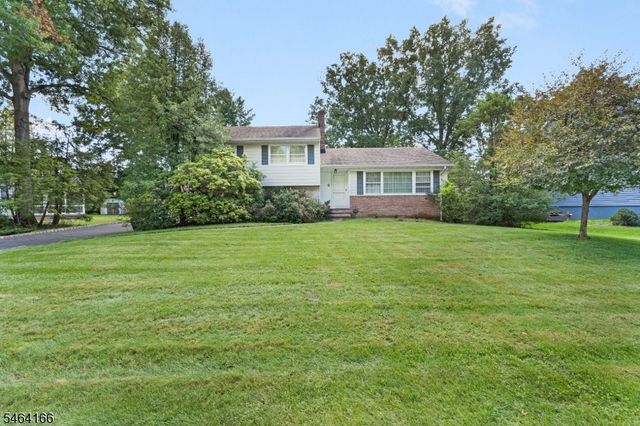 4 Pierson Ln, Florham Park Boro, NJ 07932