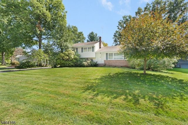 4 Pierson Ln, Florham Park Boro, NJ 07932