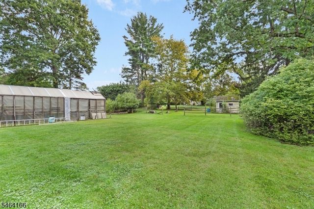4 Pierson Ln, Florham Park Boro, NJ 07932