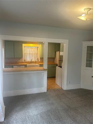 551 E 9TH AVENUE, Mount Dora, FL 32757