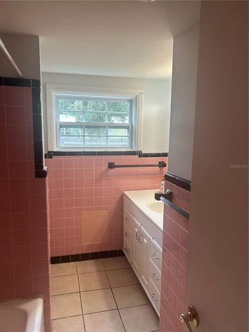 551 E 9TH AVENUE, Mount Dora, FL 32757