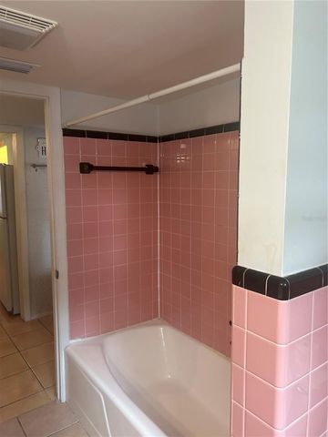 551 E 9TH AVENUE, Mount Dora, FL 32757