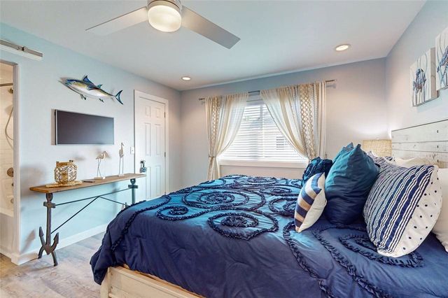 230 Cut Off 217, Port Aransas, TX 78373