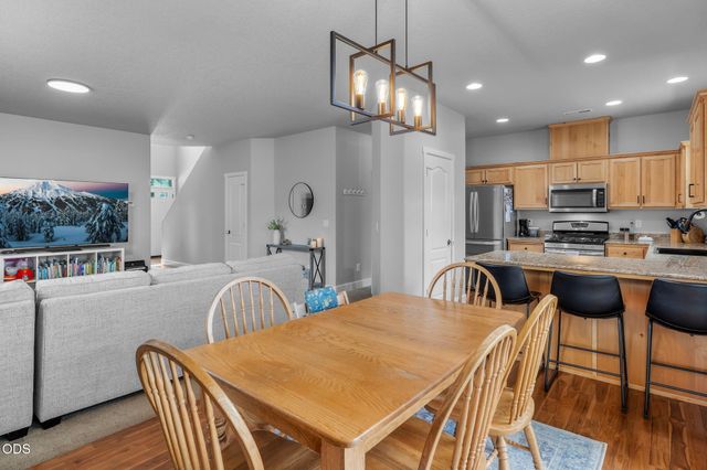 21184 Silverado Valley Lane, Bend, OR 97702
