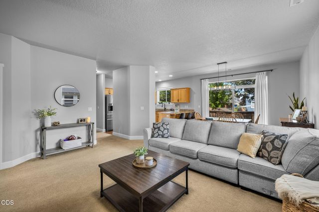 21184 Silverado Valley Lane, Bend, OR 97702