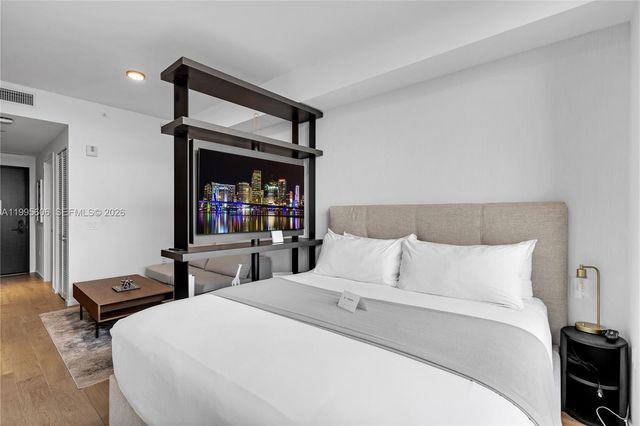 398 NE 5th St 4716, Miami, FL 33132