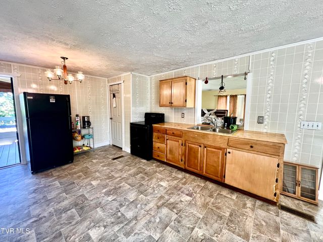 10016 Asheville Highway, Greeneville, TN 37743