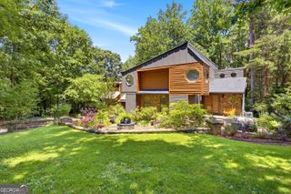 5966 Island View Drive, Buford, GA 30518