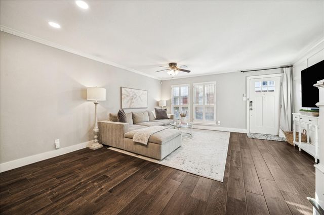 2415 Jamestown Mall 23, Houston, TX 77057