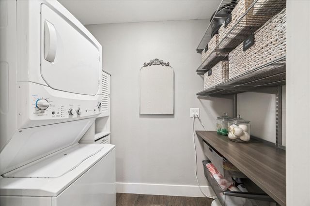 2415 Jamestown Mall 23, Houston, TX 77057