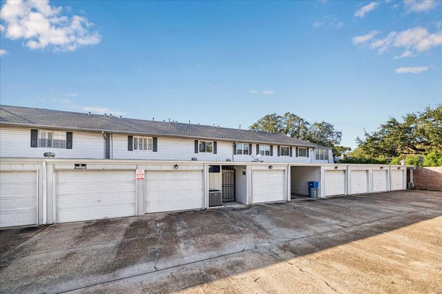 2415 Jamestown Mall 23, Houston, TX 77057