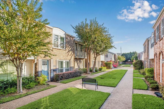 2415 Jamestown Mall 23, Houston, TX 77057