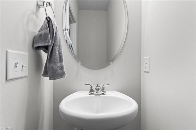 3748 Streamside Drive, Thomasville, NC 27360