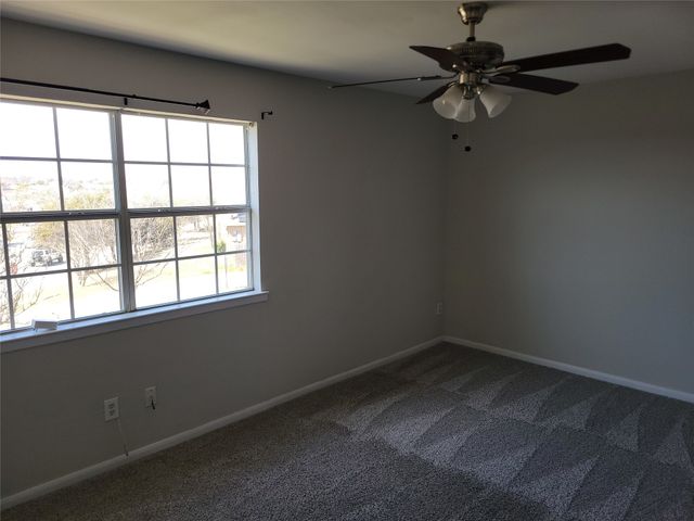 35 E Mountain Lane 34, Grand Prairie, TX 75052