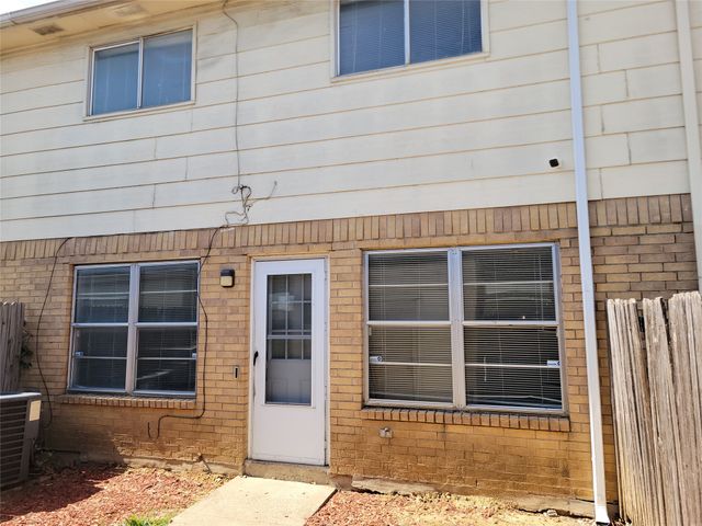 35 E Mountain Lane 34, Grand Prairie, TX 75052