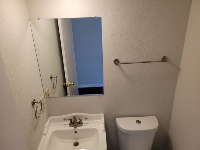 35 E Mountain Lane 34, Grand Prairie, TX 75052