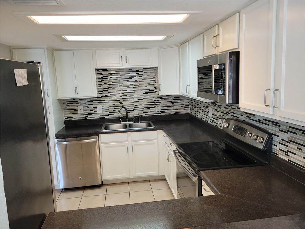 35 E Mountain Lane 34, Grand Prairie, TX 75052