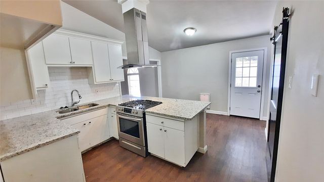 1320 Iris Lane, Lewisville, TX 75067