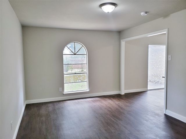 1320 Iris Lane, Lewisville, TX 75067