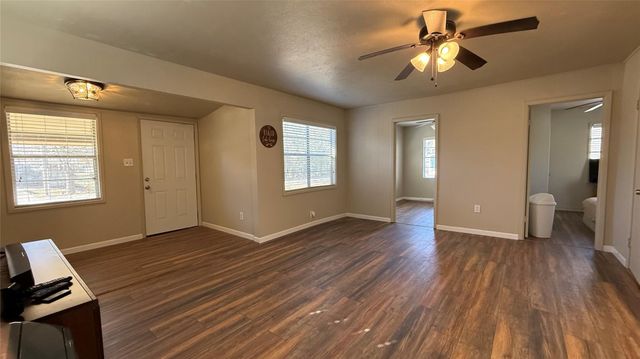 201 Hackberry Lane, Livingston, TX 77351