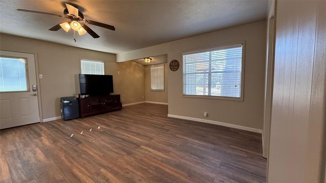 201 Hackberry Lane, Livingston, TX 77351