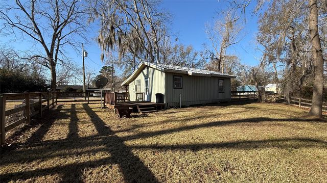 201 Hackberry Lane, Livingston, TX 77351