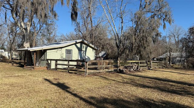 201 Hackberry Lane, Livingston, TX 77351