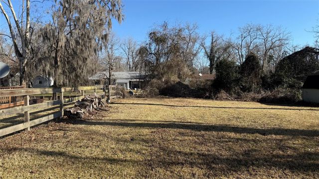 201 Hackberry Lane, Livingston, TX 77351