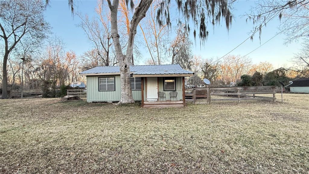 201 Hackberry Lane, Livingston, TX 77351