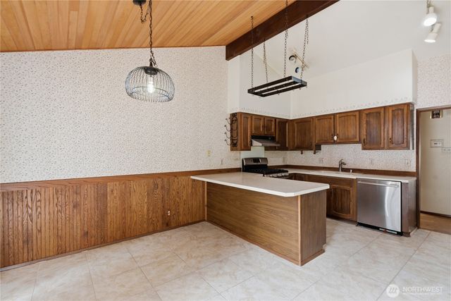 18510 66th Avenue NE, Kenmore, WA 98028