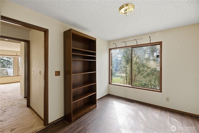 18510 66th Avenue NE, Kenmore, WA 98028