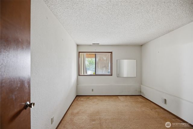 18510 66th Avenue NE, Kenmore, WA 98028