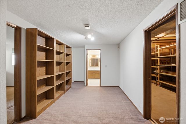 18510 66th Avenue NE, Kenmore, WA 98028