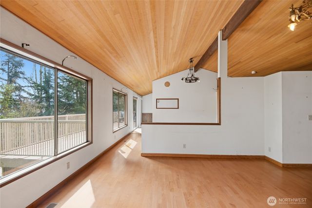 18510 66th Avenue NE, Kenmore, WA 98028