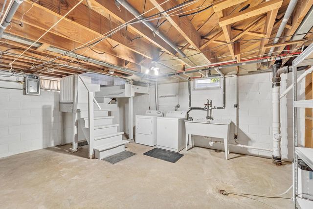 2912 24th AVENUE, Kenosha, WI 53140