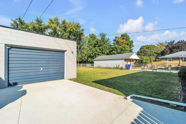 2912 24th AVENUE, Kenosha, WI 53140