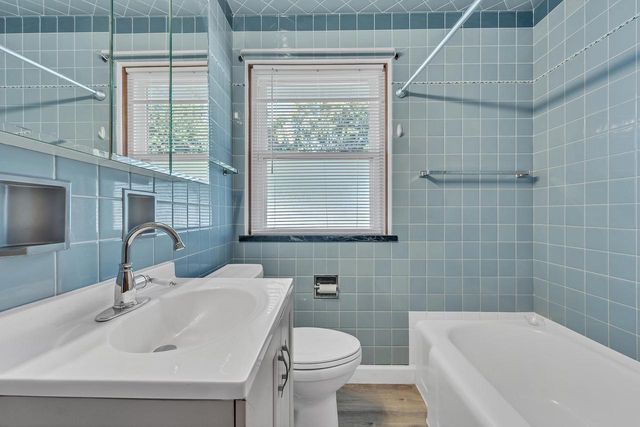 2912 24th AVENUE, Kenosha, WI 53140