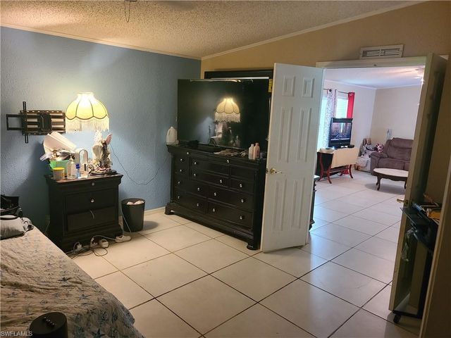 2463 Laurel LN, North Fort Myers, FL 33917