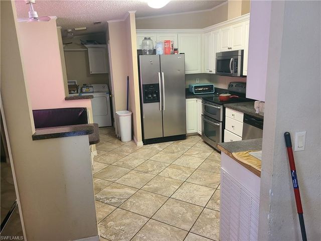 2463 Laurel LN, North Fort Myers, FL 33917