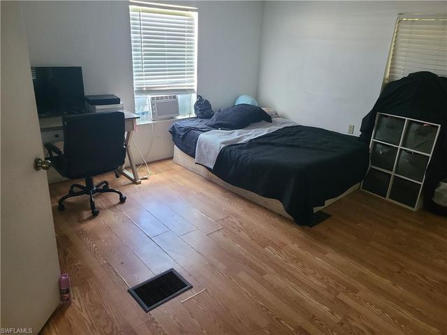 2463 Laurel LN, North Fort Myers, FL 33917