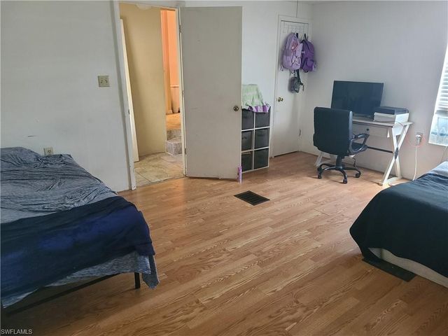 2463 Laurel LN, North Fort Myers, FL 33917