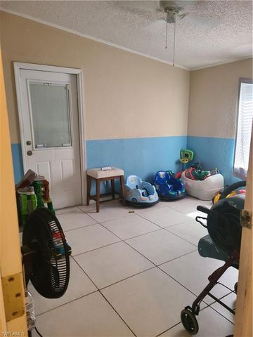 2463 Laurel LN, North Fort Myers, FL 33917