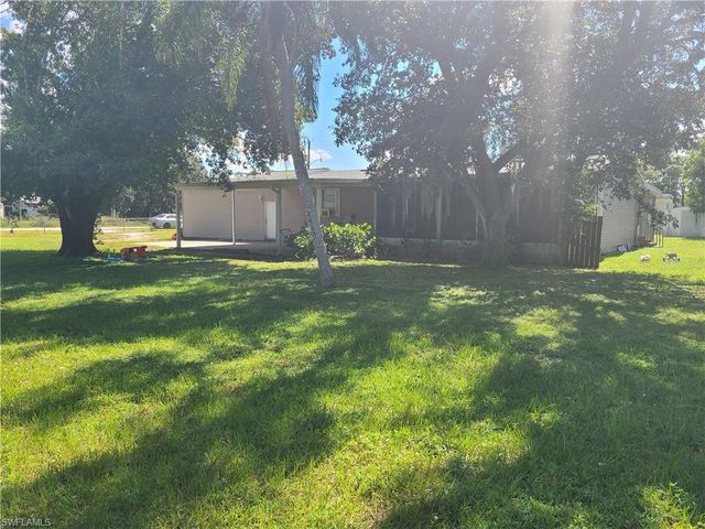 2463 Laurel LN, North Fort Myers, FL 33917