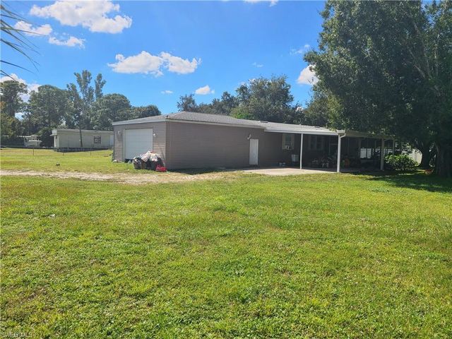 2463 Laurel LN, North Fort Myers, FL 33917