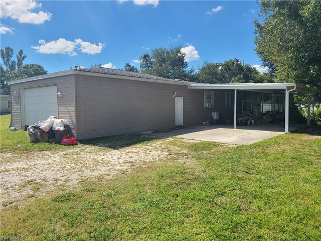 2463 Laurel LN, North Fort Myers, FL 33917