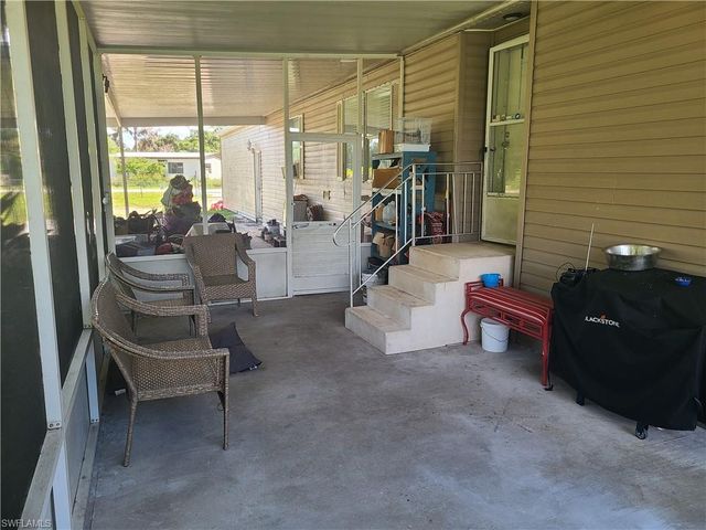 2463 Laurel LN, North Fort Myers, FL 33917