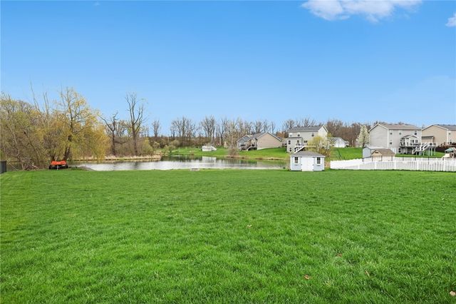 35 Longton Pl, Henrietta, NY 14586