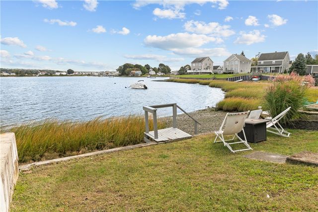 61 Green Street, Portsmouth, RI 02871