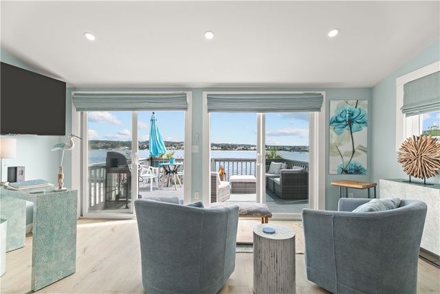 61 Green Street, Portsmouth, RI 02871